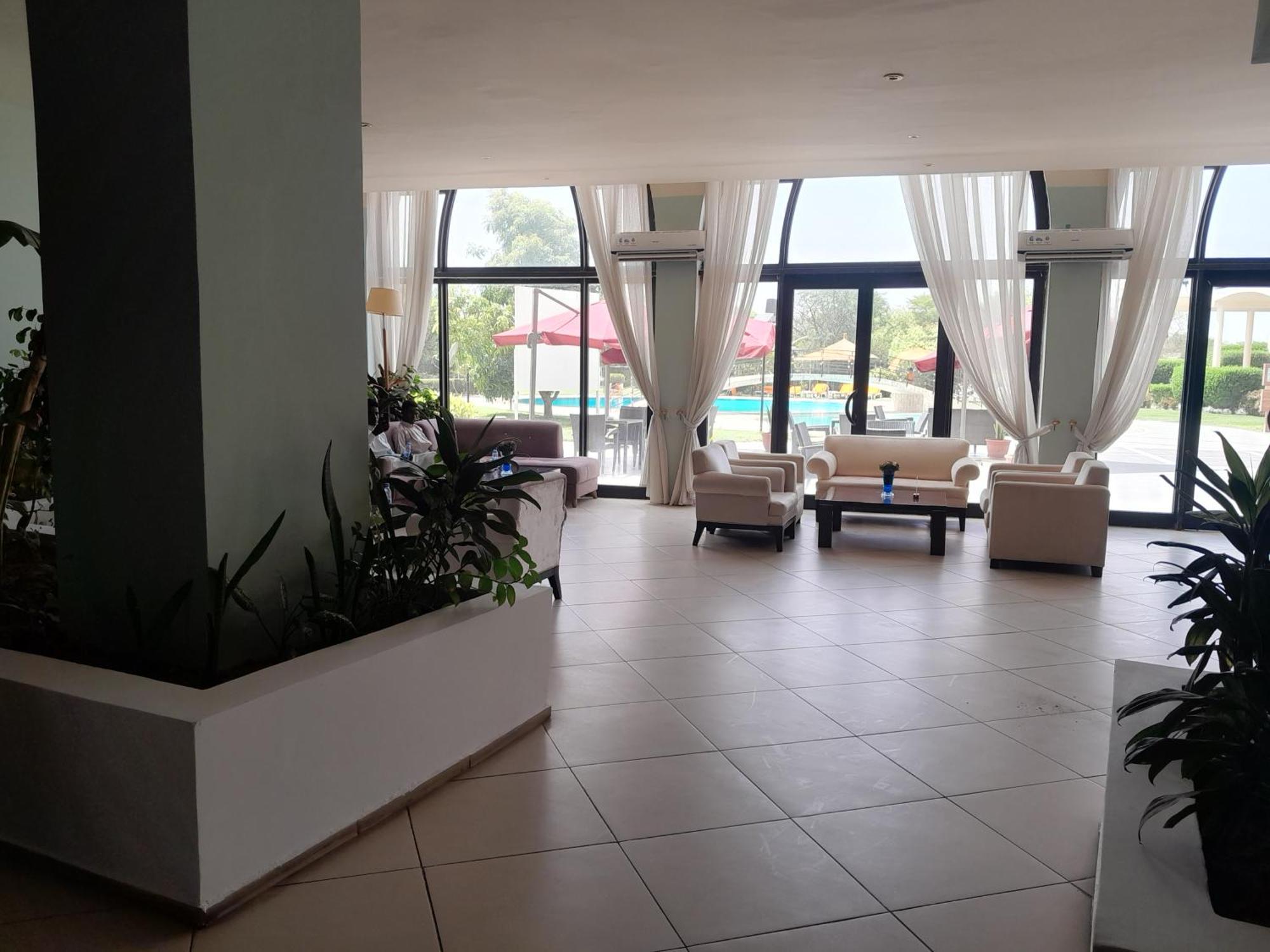 L'Amitie Hotel อึนจาเมนา ภายนอก รูปภาพ